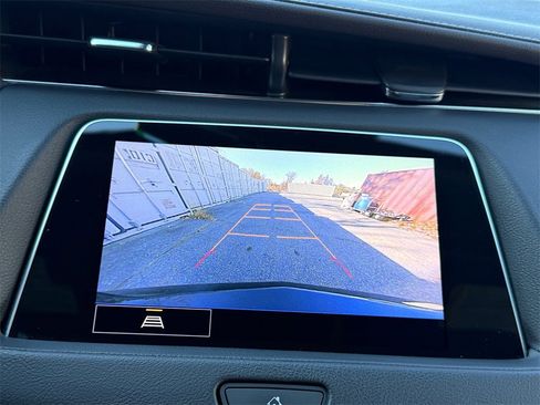 Used 2022 Cadillac XT4 Luxury w/ Cold Weather Package image 15