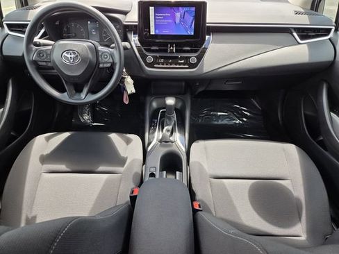 Used 2025 Toyota Corolla LE FWD image 17
