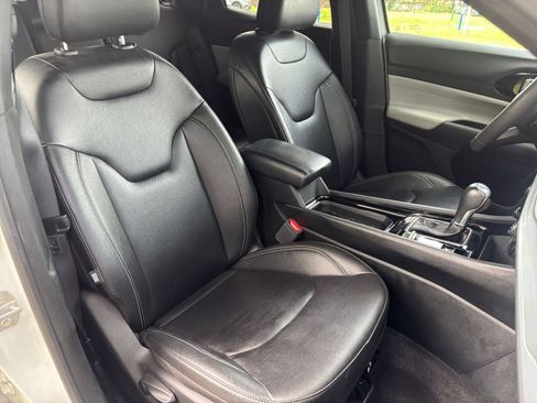 Used 2025 Jeep Compass Limited AWD/4WD image 36