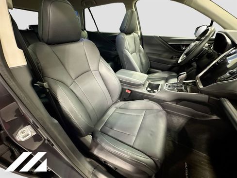 Used 2025 Subaru Outback Limited image 32