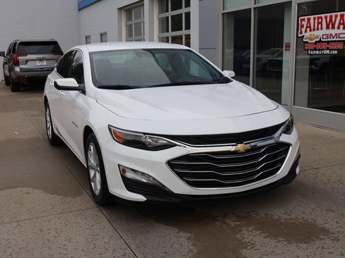 Certified 2025 Chevrolet Malibu LT FWD image 2