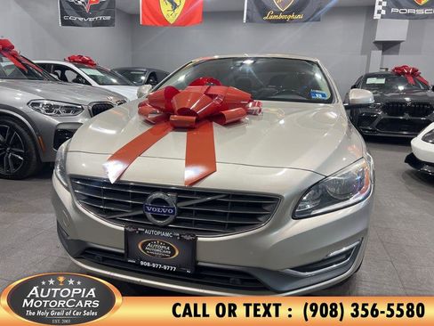Used 2018 Volvo S60 T5 Inscription image 1