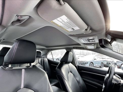 Used 2022 Toyota Camry XSE image 23