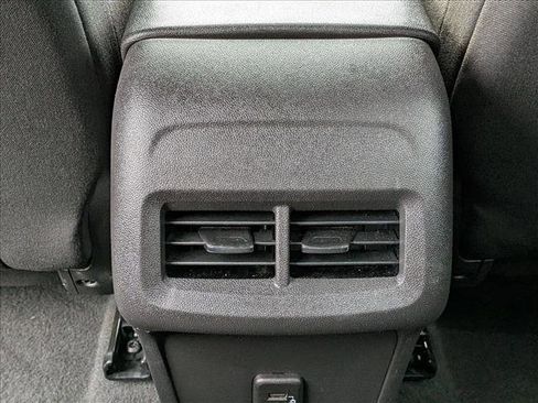 Used 2024 Chevrolet Equinox LT image 17