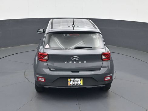 New 2026 Hyundai Venue SE FWD image 18