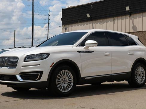 Used 2019 Lincoln Nautilus FWD image 17