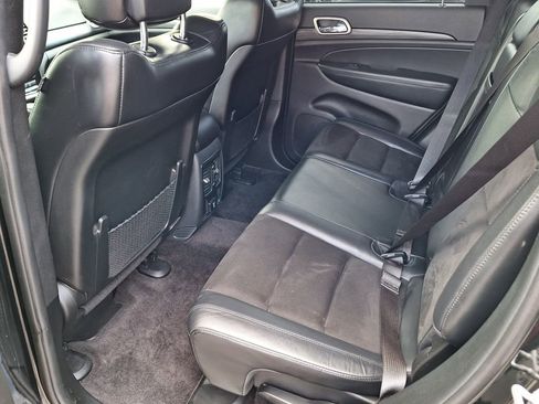 Used 2019 Jeep Grand Cherokee Altitude AWD/4WD image 11