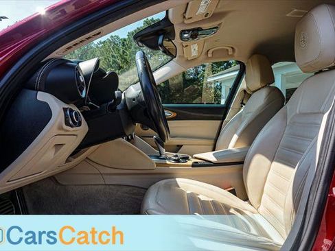 Used 2017 Alfa Romeo Giulia Ti w/ Lusso Light Wood Package image 19