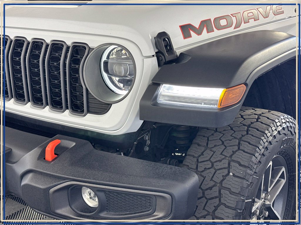 Certified 2026 Jeep Gladiator Mojave AWD/4WD image 2