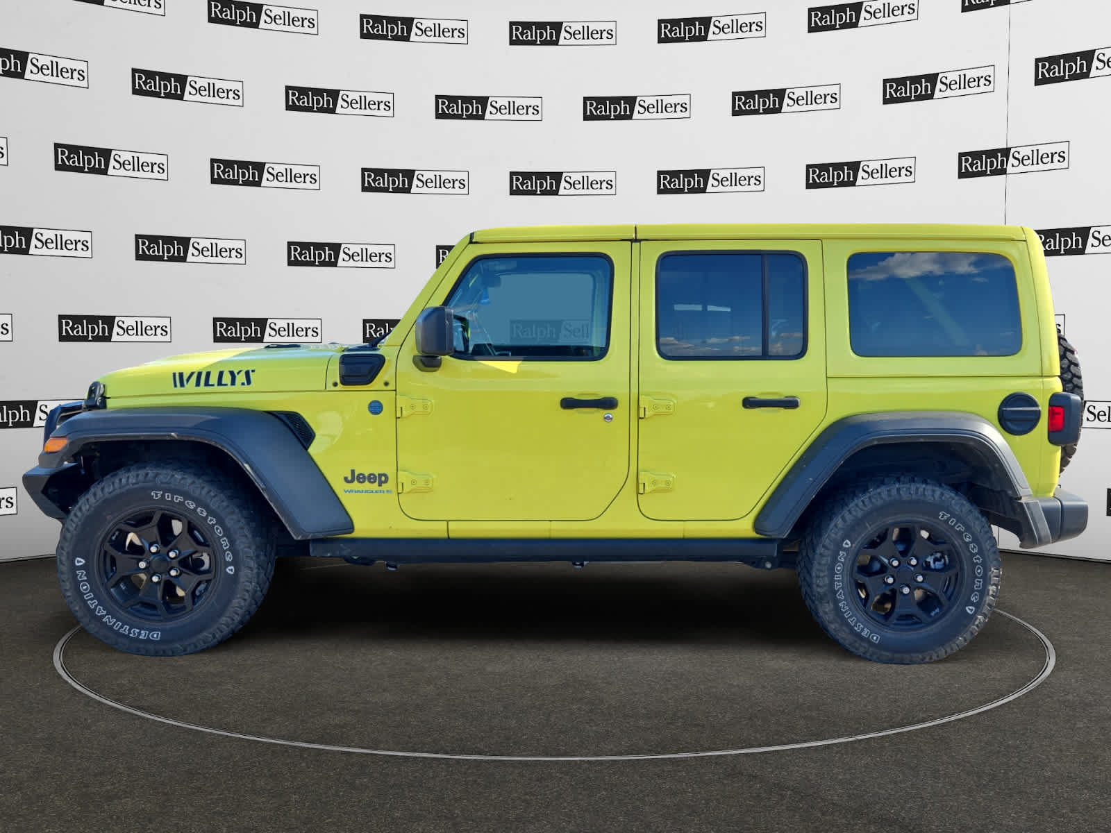 Used 2023 Jeep Wrangler Unlimited w/ Cold Weather Group AWD/4WD image 3