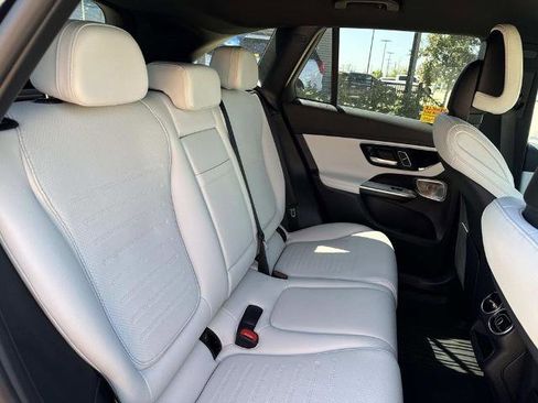 Used 2023 Mercedes-Benz GLC 300 image 11