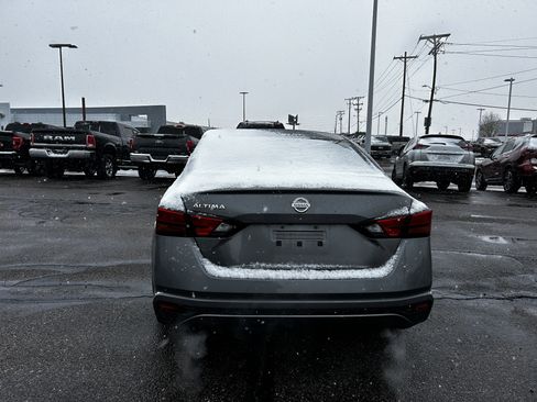 Used 2022 Nissan Altima 2.5 S image 4