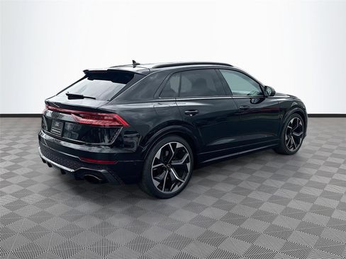 Used 2024 Audi RS Q8 w/ Black Optic Package image 7