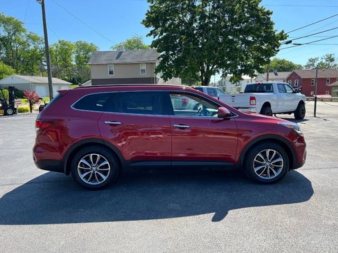 Used 2017 Hyundai Santa Fe SE AWD/4WD image 4
