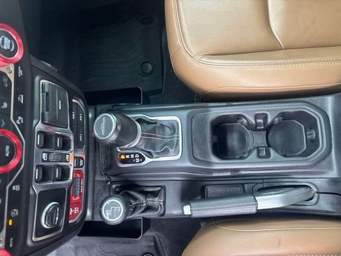 Used 2021 Jeep Gladiator Rubicon w/ LED Lighting Group AWD/4WD image 37