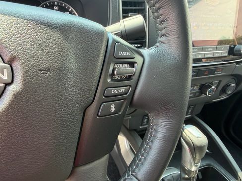 Used 2024 Nissan Frontier SL w/ Technology Package RWD image 41