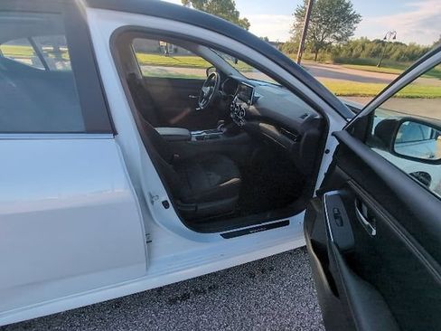 Used 2024 Nissan Sentra SR FWD image 3