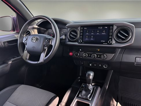 Used 2020 Toyota Tacoma TRD Off-Road AWD/4WD image 7