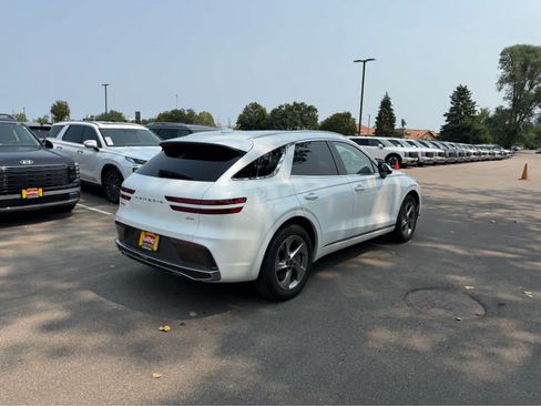 Used 2026 Genesis GV70 2.5T AWD/4WD image 2