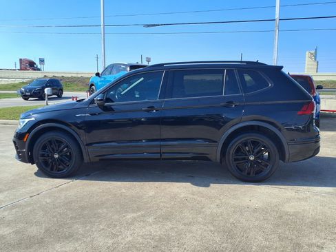 Used 2022 Volkswagen Tiguan SE R-Line image 4