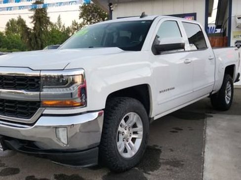 Used 2017 Chevrolet Silverado 1500 LT w/ All Star Edition AWD/4WD image 5