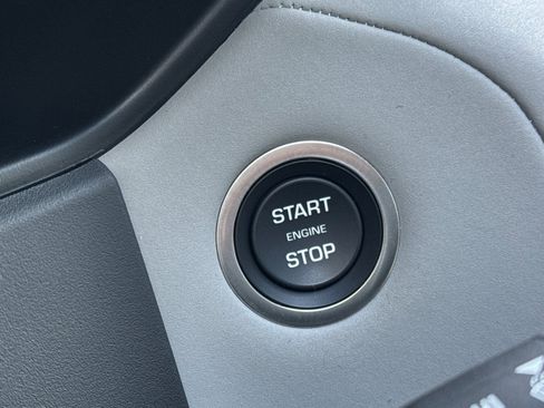 Used 2025 Land Rover Range Rover Velar Dynamic SE image 26