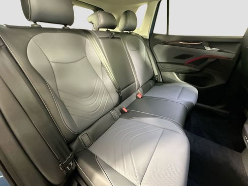 New 2026 Volkswagen Tiguan SE image 25