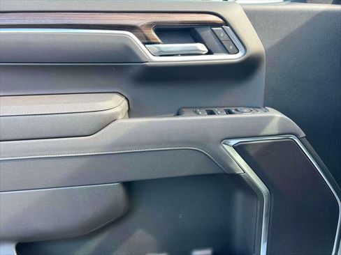 Used 2025 Chevrolet Silverado 1500 LT image 16