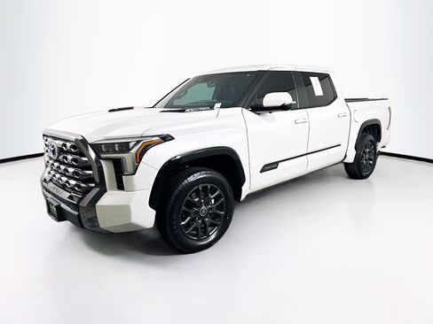 Used 2024 Toyota Tundra Platinum AWD/4WD image 3