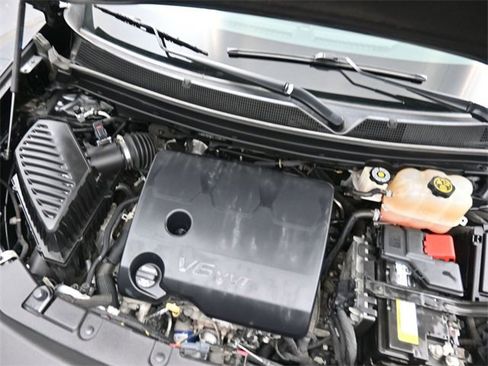 Used 2020 Chevrolet Traverse LT image 33