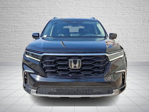 Used 2023 Honda Pilot Touring image 2