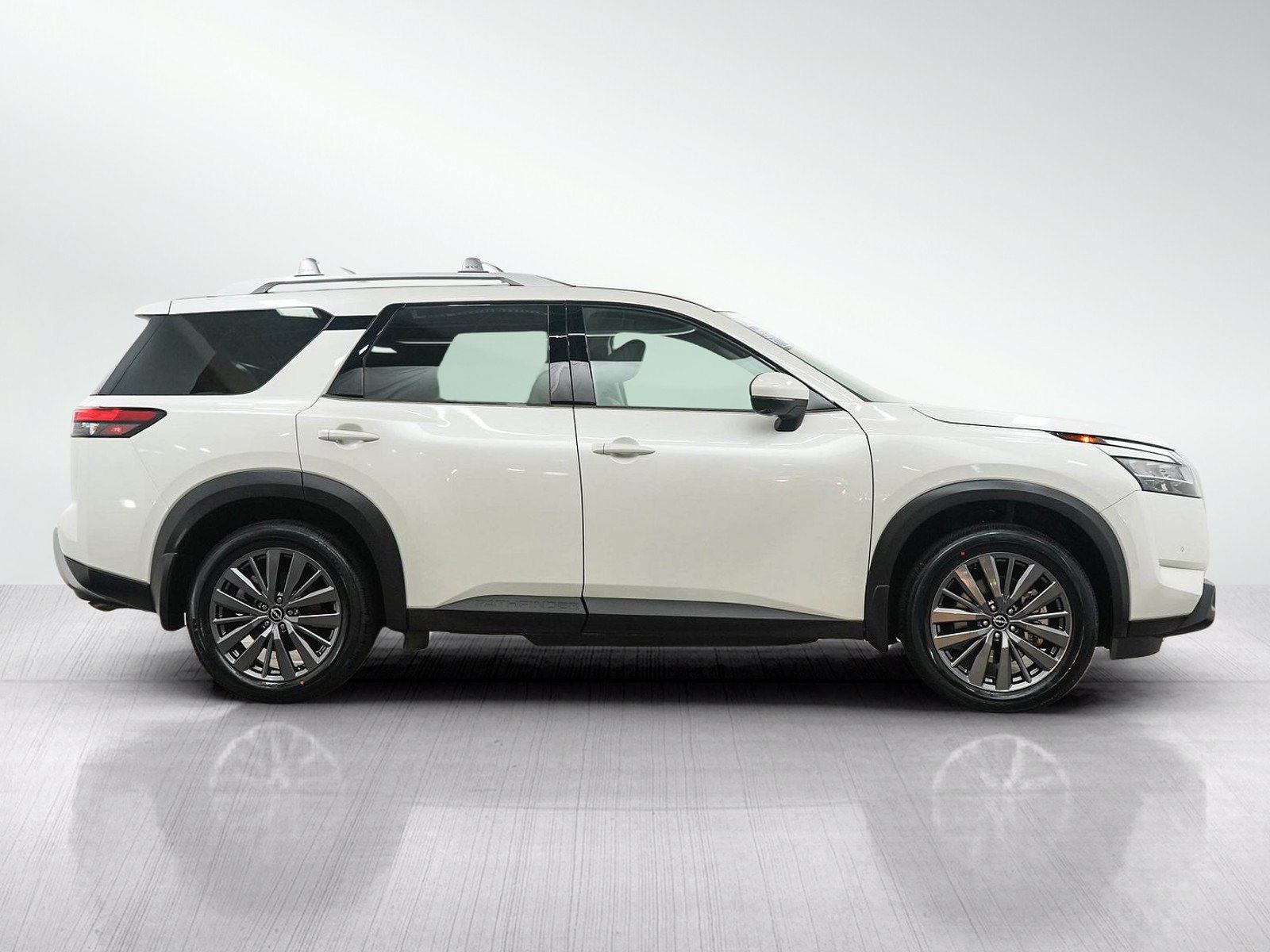 Used 2024 Nissan Pathfinder SL w/ SL Premium Package AWD/4WD image 6