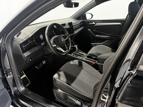 Used 2025 Volkswagen Jetta Sport FWD image 17
