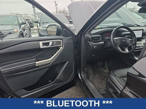 Used 2022 Ford Explorer XLT w/ Equipment Group 202A image 8