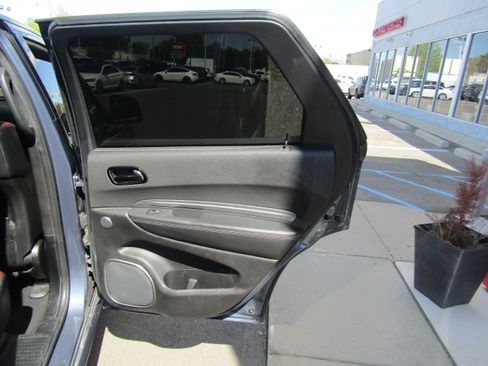 Used 2020 Dodge Durango SRT w/ Technology Group AWD/4WD image 17