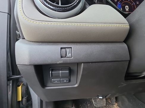 Used 2024 Chevrolet Colorado ZR2 w/ ZR2 Convenience Package III image 13