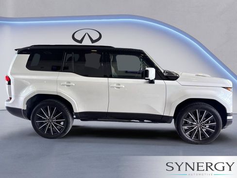 Used 2024 Lexus GX 550 w/ Accessory Package (Z1) AWD/4WD image 4