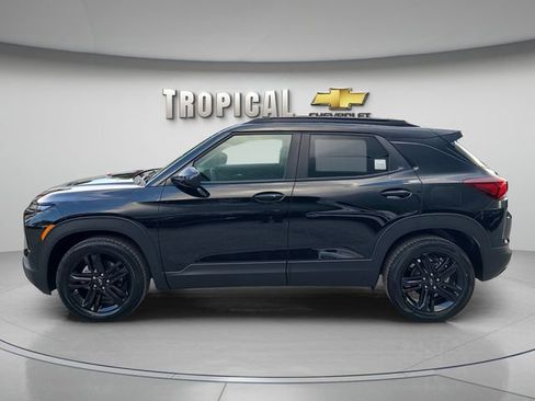 New 2026 Chevrolet TrailBlazer LT w/ Midnight Edition FWD image 2