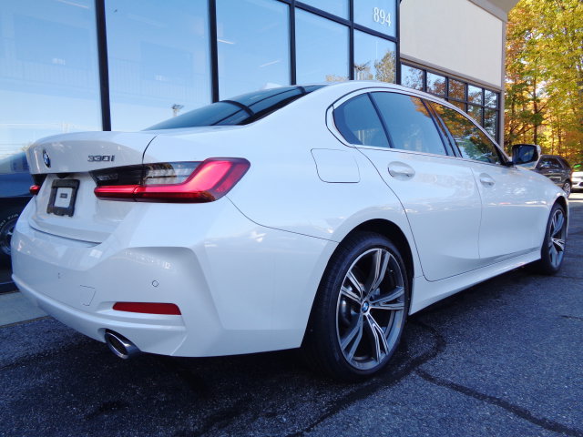 Used 2024 BMW 330i xDrive Sedan w/ Convenience Package AWD/4WD image 5