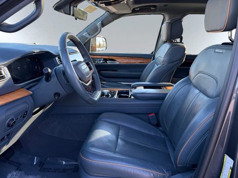 Used 2022 Jeep Grand Wagoneer Series II image 7