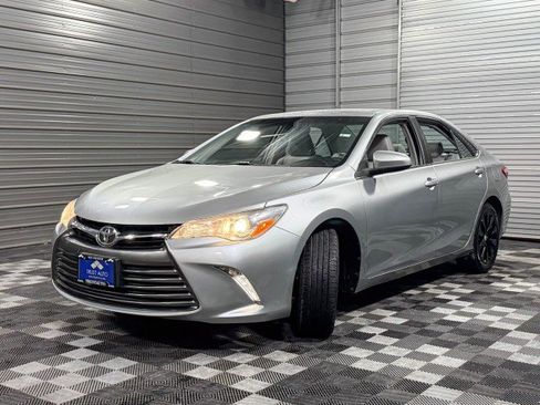 Used 2017 Toyota Camry XLE image 39