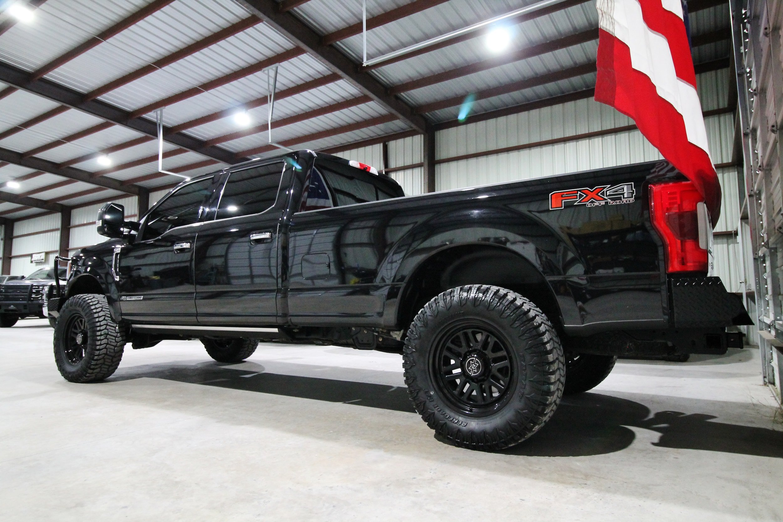 Used 2019 Ford F350 Platinum w/ Platinum Ultimate Package AWD/4WD image 8