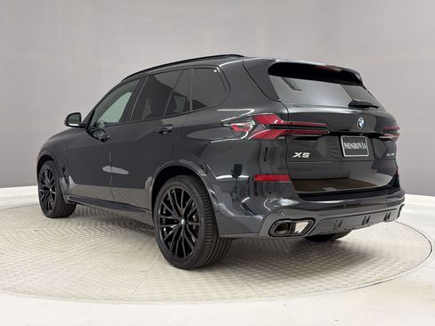 Used 2026 BMW X5 xDrive40i w/ M Sport Package AWD/4WD image 3