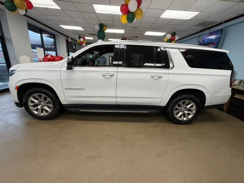 Used 2023 Chevrolet Suburban Premier image 7