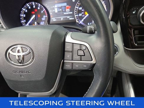 Used 2022 Toyota Highlander XLE AWD/4WD image 20