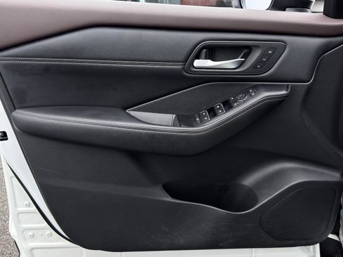 Used 2022 Nissan Rogue SL image 13