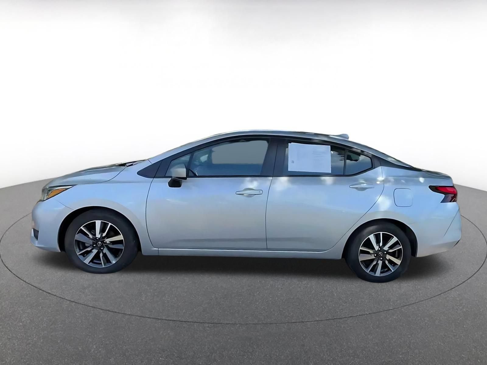 Used 2025 Nissan Versa SV FWD image 8