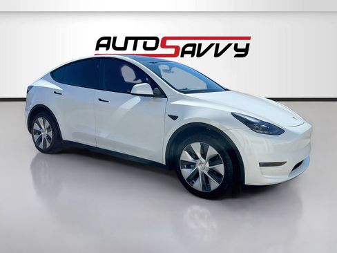 Used 2025 Tesla Model Y Long Range AWD/4WD image 1