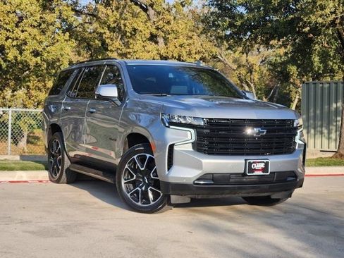 Used 2024 Chevrolet Tahoe RST w/ Luxury Package image 2