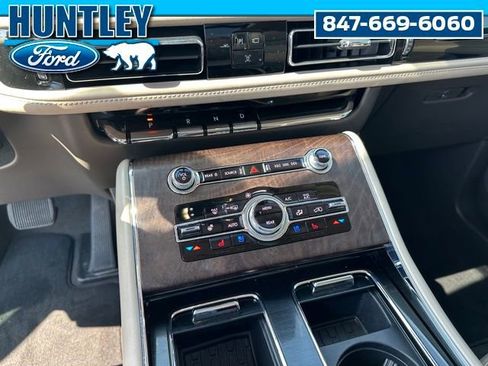 Used 2022 Lincoln Aviator Reserve w/ Equipment Group 201A AWD/4WD image 25